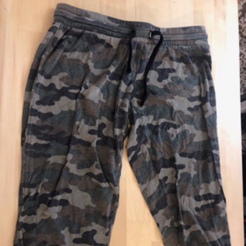 Flag Nor Fail Camo Sweatpant Capris